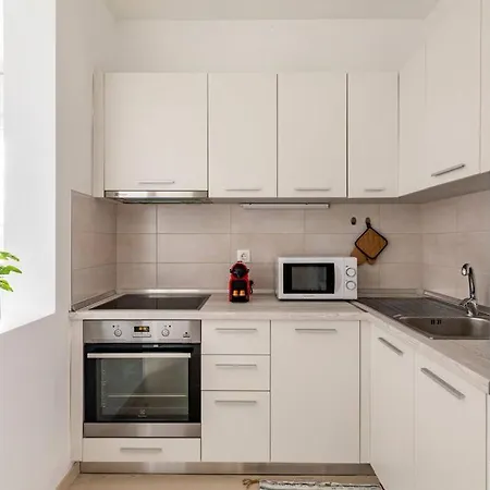 2 Bedroom Luxury Apartment Thessaloniki