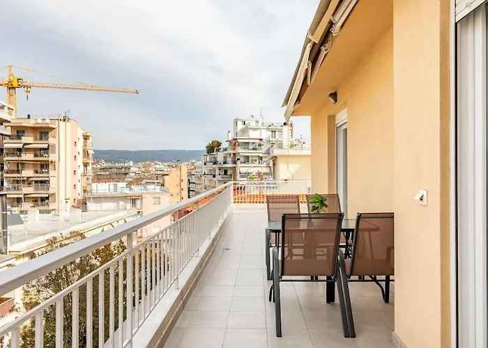 2 Bedroom Luxury Apartment *